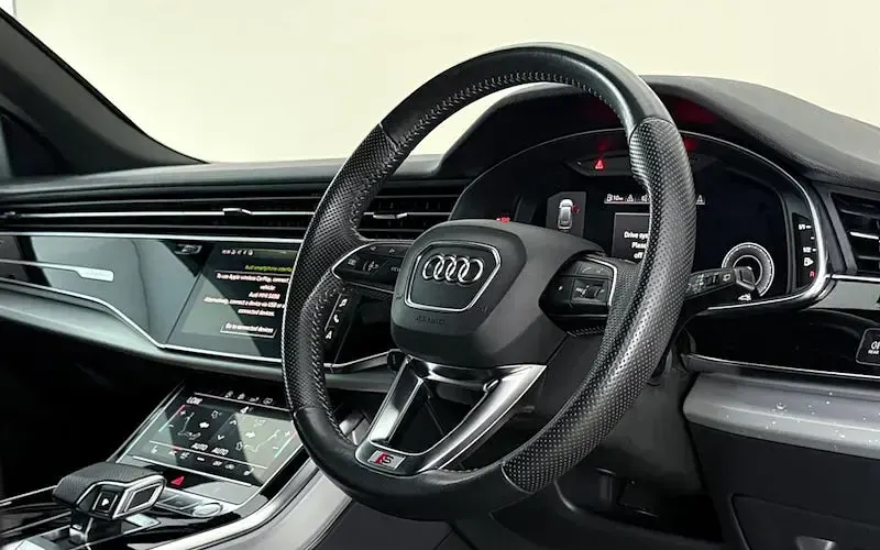 Used Audi Q8 S-Line 286 HP (210 kW) 2023 SUV