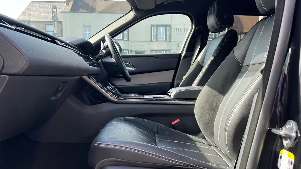 Used Land Rover Range Rover Velar SE Dynamic 249 HP (183 kW) 2020 Black SUV