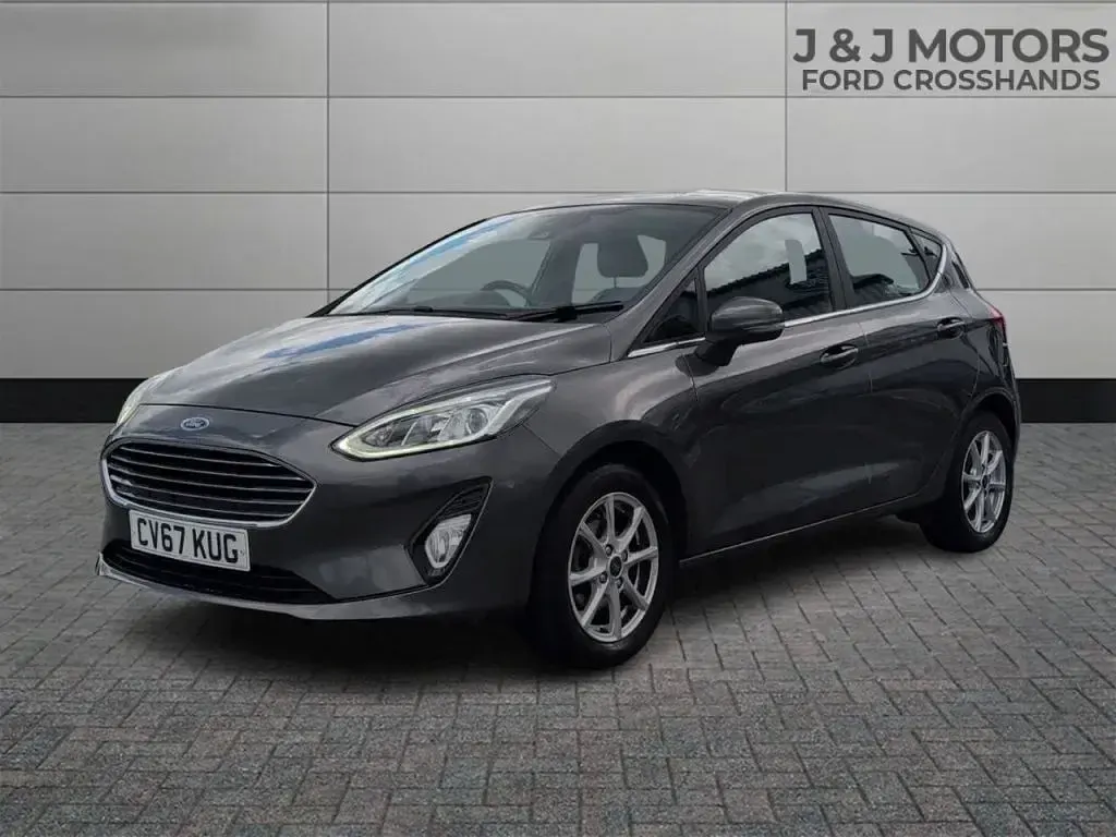 Usado Ford Fiesta Zetec 100 HP (73 kW) 2017 Cinzento Citadino