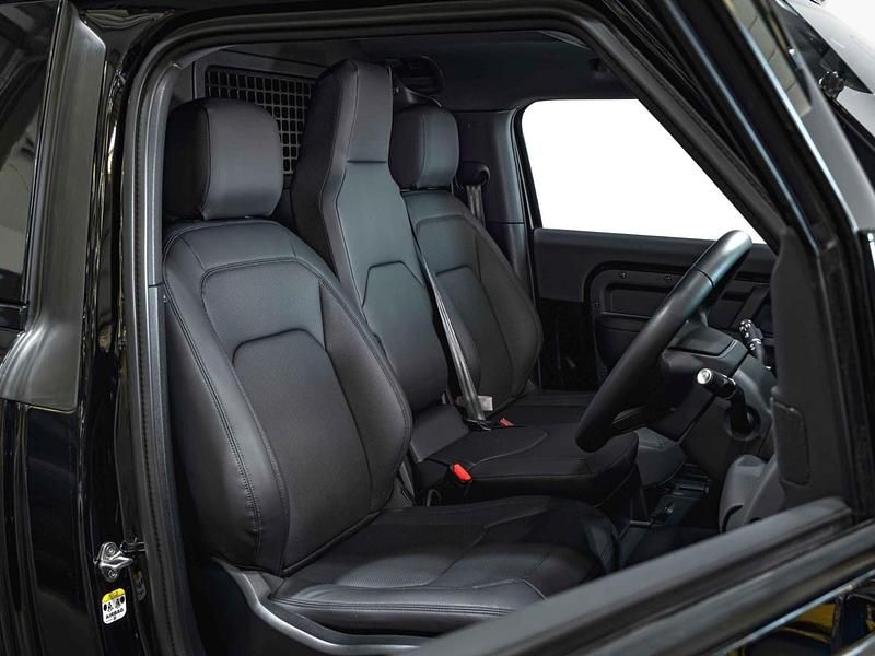 Used Land Rover Defender SE Dynamic 2024 Black SUV