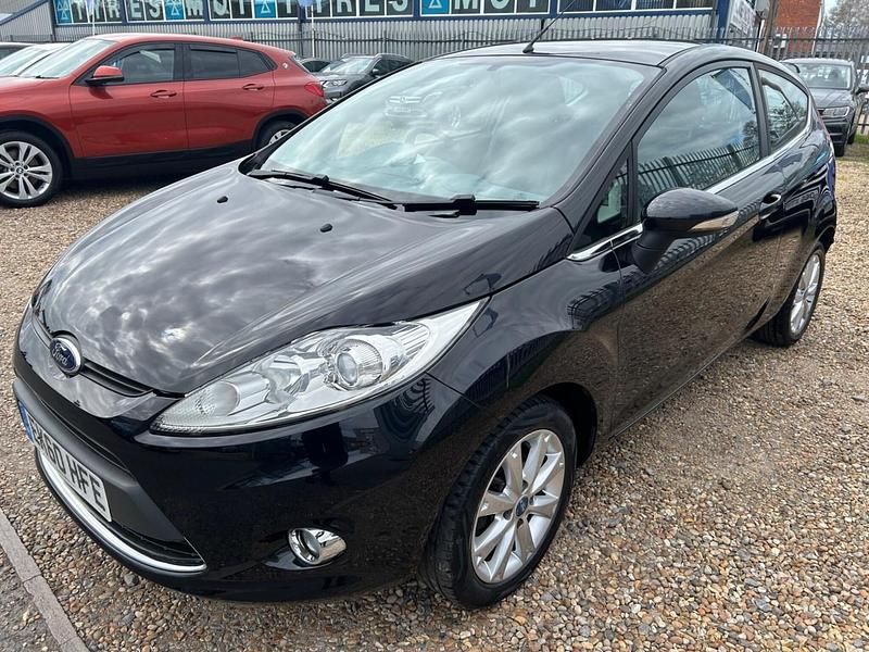 Used Ford Fiesta Zetec 82 HP (60 kW) 2010 Black Hatchback