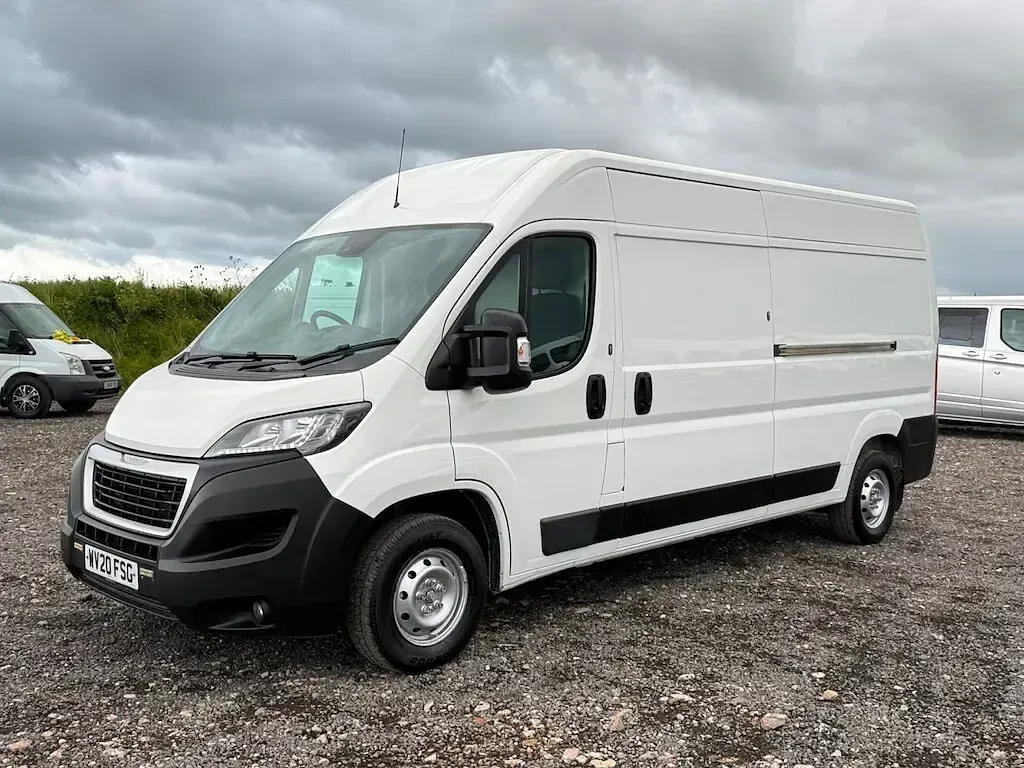 Used Peugeot Boxer S 140 HP (102 kW) 2020 White Van