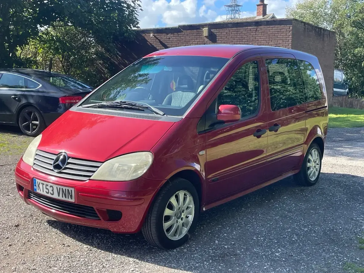 Used Mercedes Vaneo 82 HP (60 kW) 2003 Red MPV
