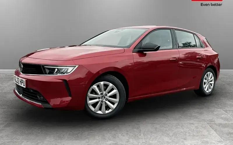 Usado Vauxhall Astra Design Edition 110 HP (80 kW) 2025 Citadino