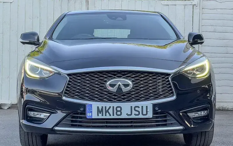 Used Infiniti Q30 Premium 122 HP (89 kW) 2017 Hatchback