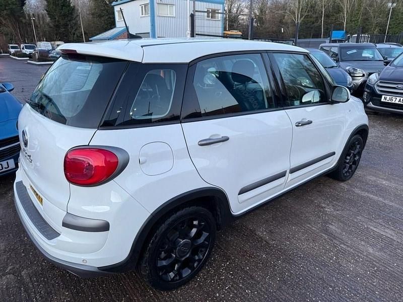 Used Fiat 500L Cross 120 HP (88 kW) 2018 White MPV