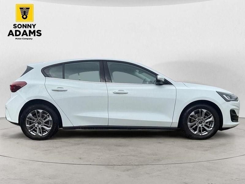 Used Ford Focus Titanium 125 HP (91 kW) 2023 White Hatchback