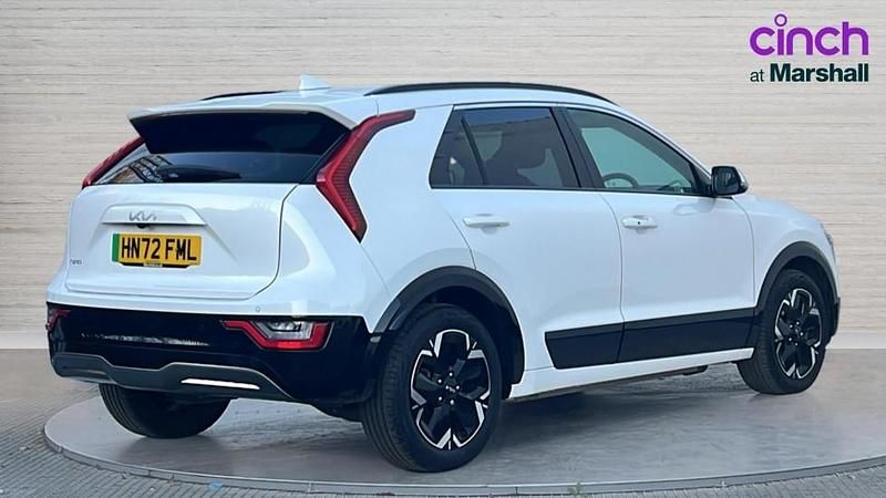 Used Kia e-Niro 150 kW (204 HP) 2022 White SUV