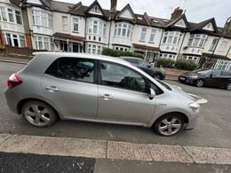 Toyota Auris Hybrid