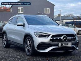 Mercedes GLA220