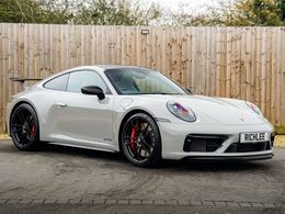 Porsche 911 Carrera 4 GTS