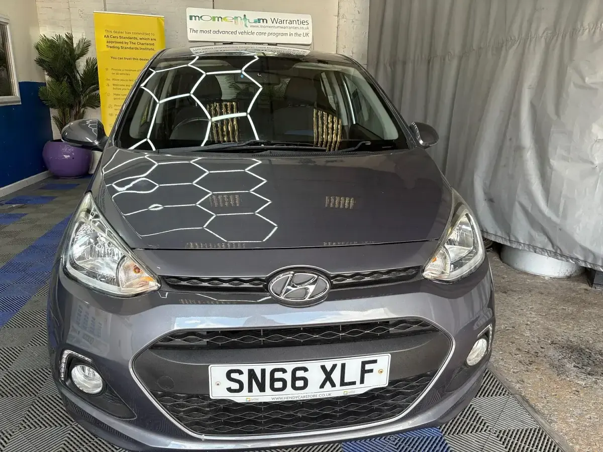 Used Hyundai i10 Premium 87 HP (63 kW) 2016 Grey Hatchback
