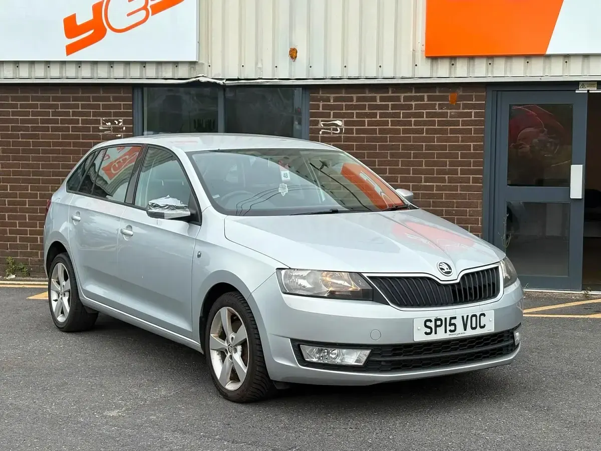 Used Skoda Rapid SE 90 HP (66 kW) 2015 Silver Hatchback