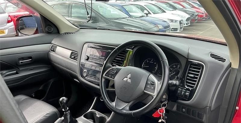 Używany Mitsubishi Outlander 2014 Czerwony SUV