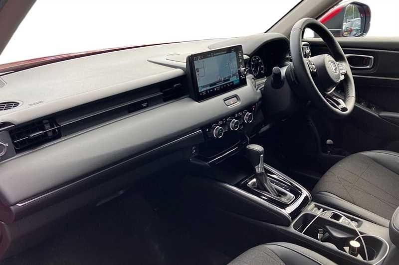 Used Honda HR-V Advance 131 HP (96 kW) 2025 Red SUV