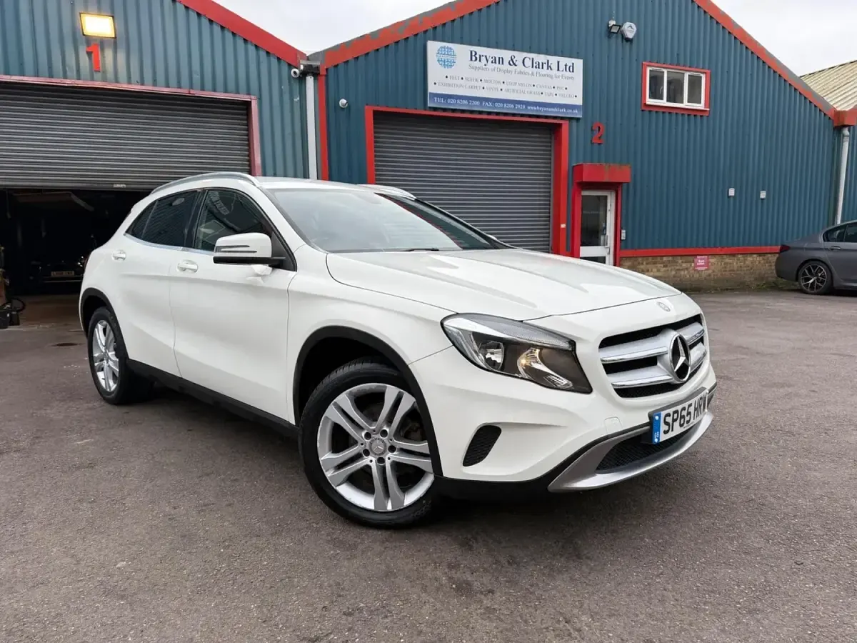 Käytetty Mercedes GLA220 2015 Valkoinen Katumaasturi