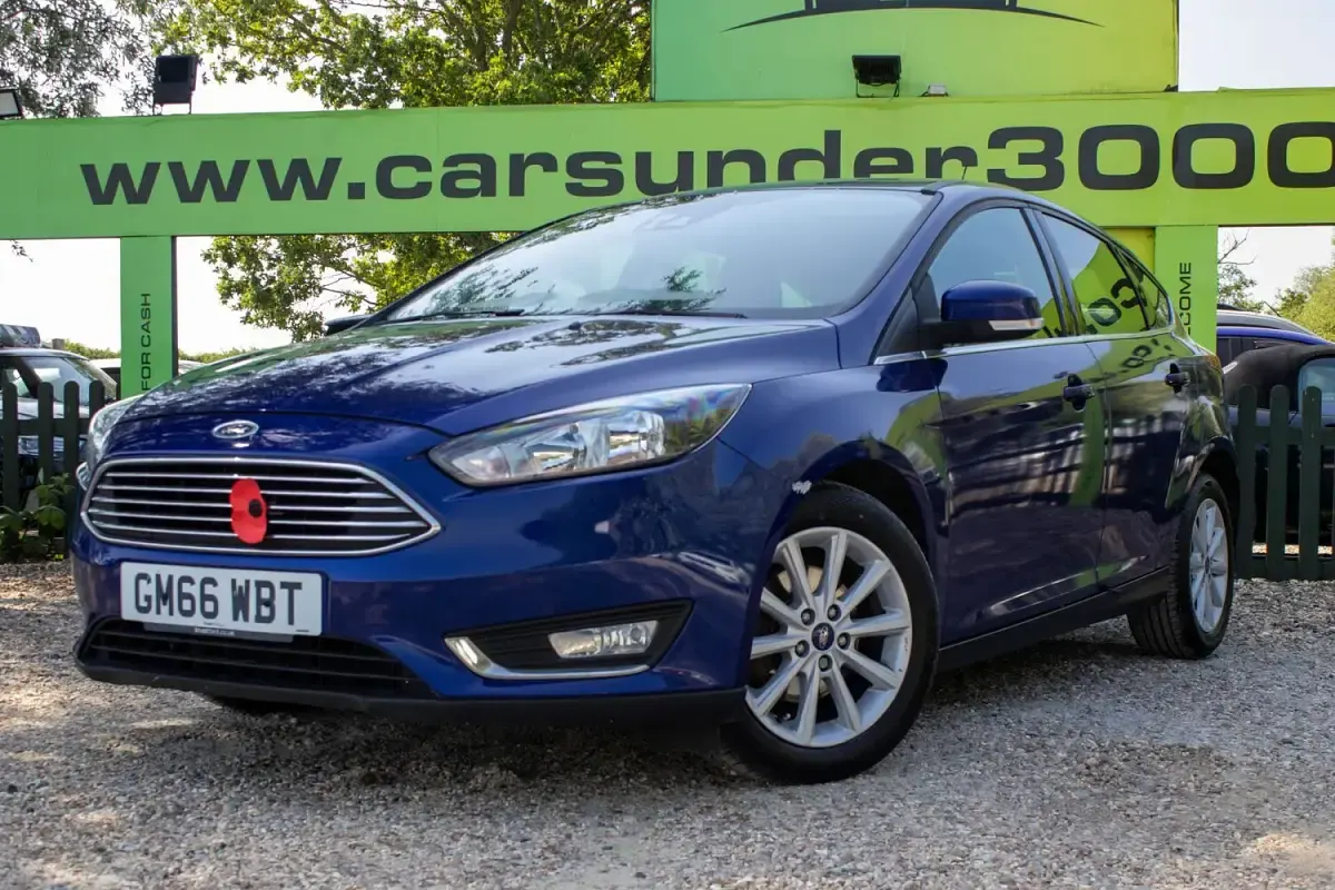 Used Ford Focus Titanium 125 HP (91 kW) 2017 Blue Hatchback