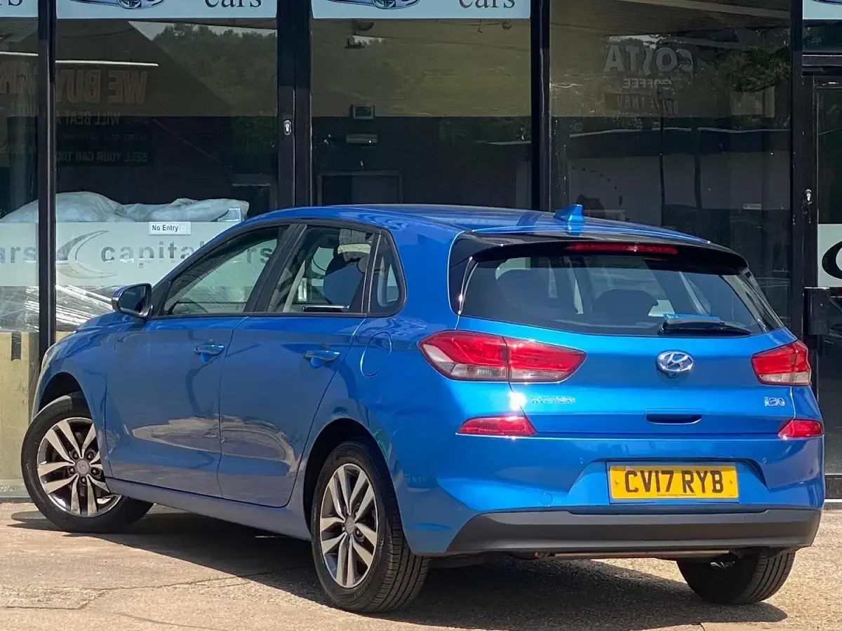 Used Hyundai i30 SE 120 HP (88 kW) 2017 Blue Hatchback