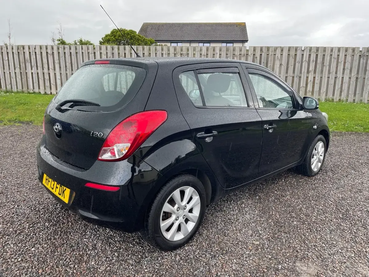 Used Hyundai i20 Active 86 HP (63 kW) 2013 Black Hatchback