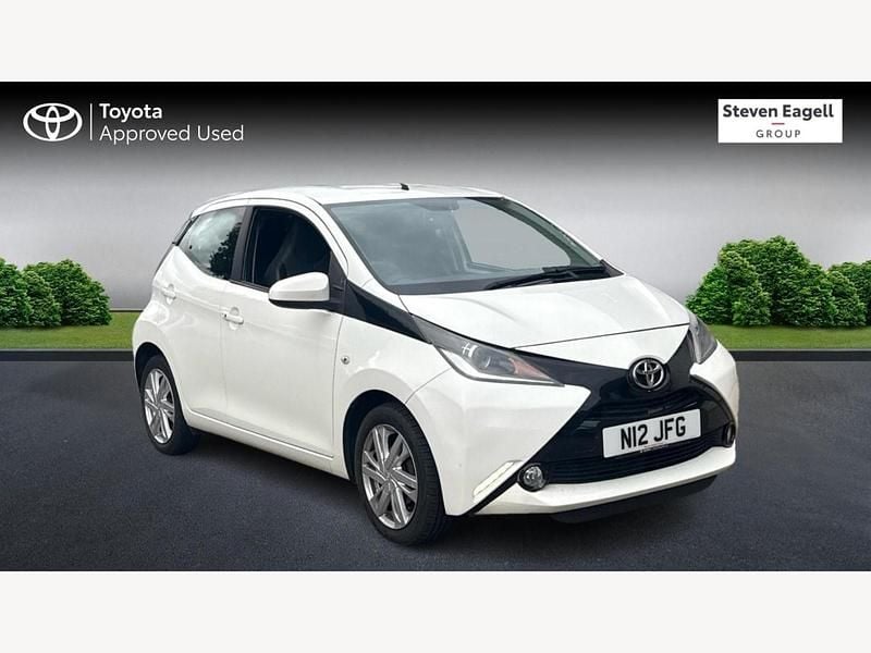 White Used 2015 Toyota Aygo x-press Hatchback | £6,515 (A bit pricey) - Image 1/3