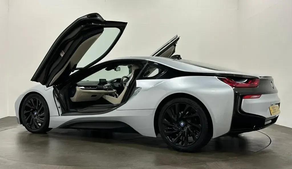 Used BMW i8 Performance 362 HP (266 kW) 2016 Silver Coupe
