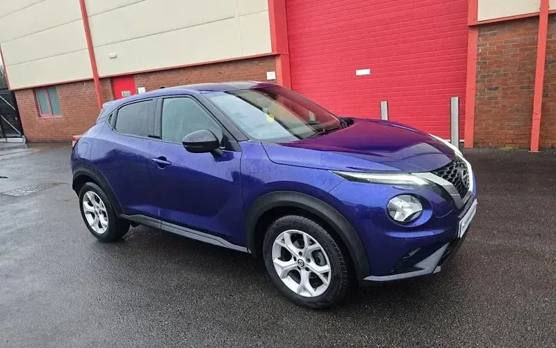 Usado Nissan Juke N-Connecta 114 HP (83 kW) 2022 Azul SUV