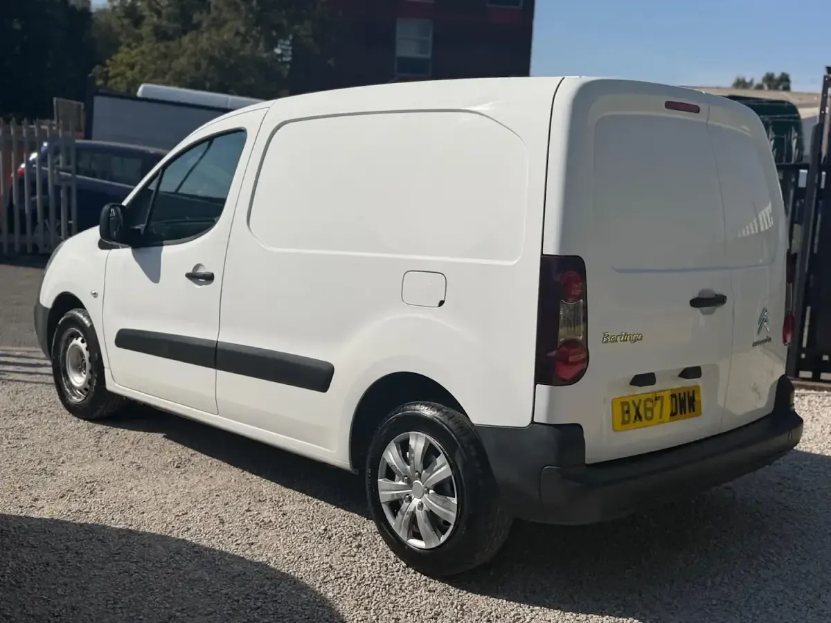 Used Citroën Berlingo 75 HP (55 kW) 2017 White MPV