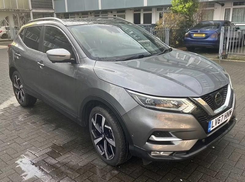 Used Nissan Qashqai S 115 HP (84 kW) 2017 Grey SUV