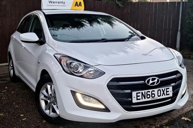 White Used 2016 Hyundai i30 SE Hatchback | £5,595 (Fair price) - Image 1/1