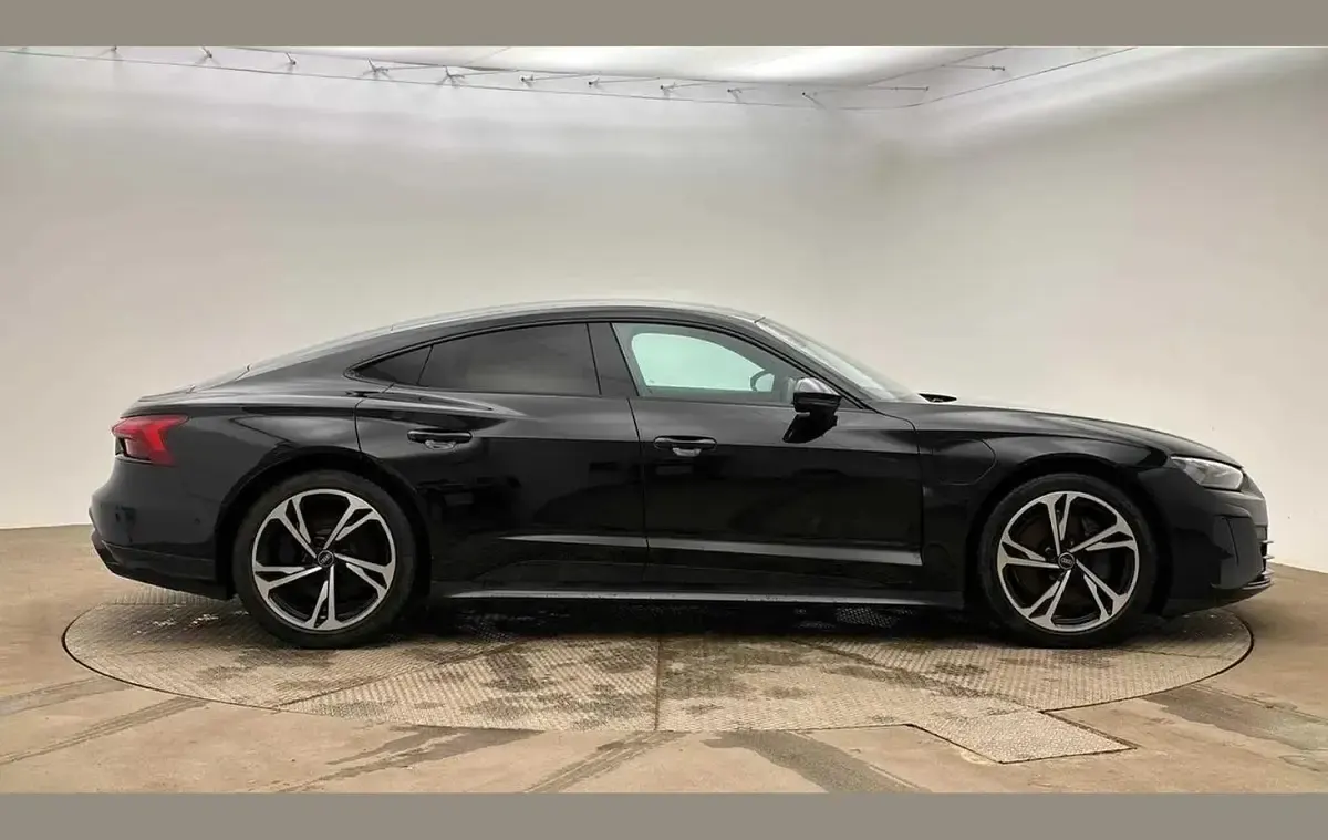 Used Audi e-tron GT quattro Comfort 384 kW (523 HP) 2023 Black Sedan