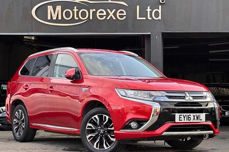 Begagnad Mitsubishi Outlander P-HEV 2016