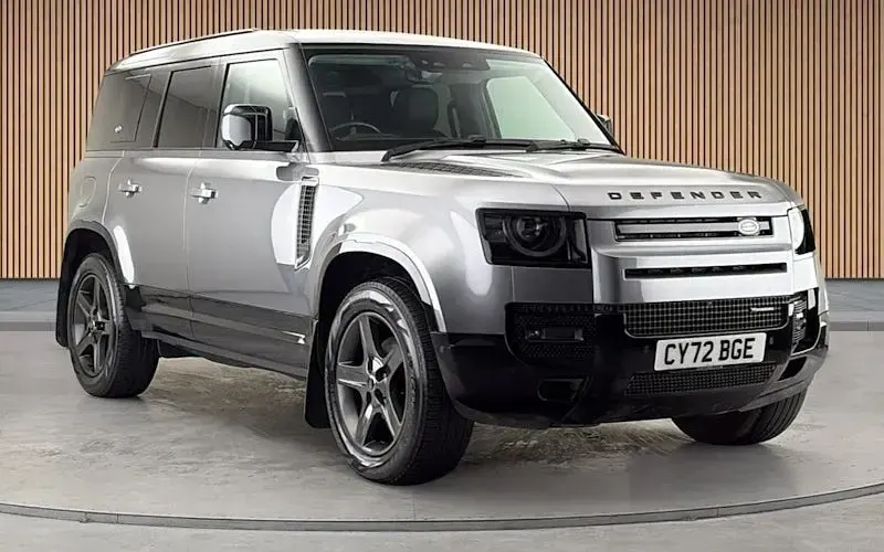 Used Land Rover Defender SE Dynamic 249 HP (183 kW) 2025 SUV