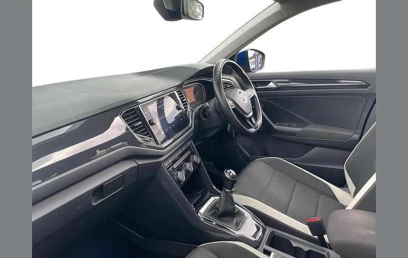 Used VW T-Roc R-line 150 HP (110 kW) 2018 Blue SUV