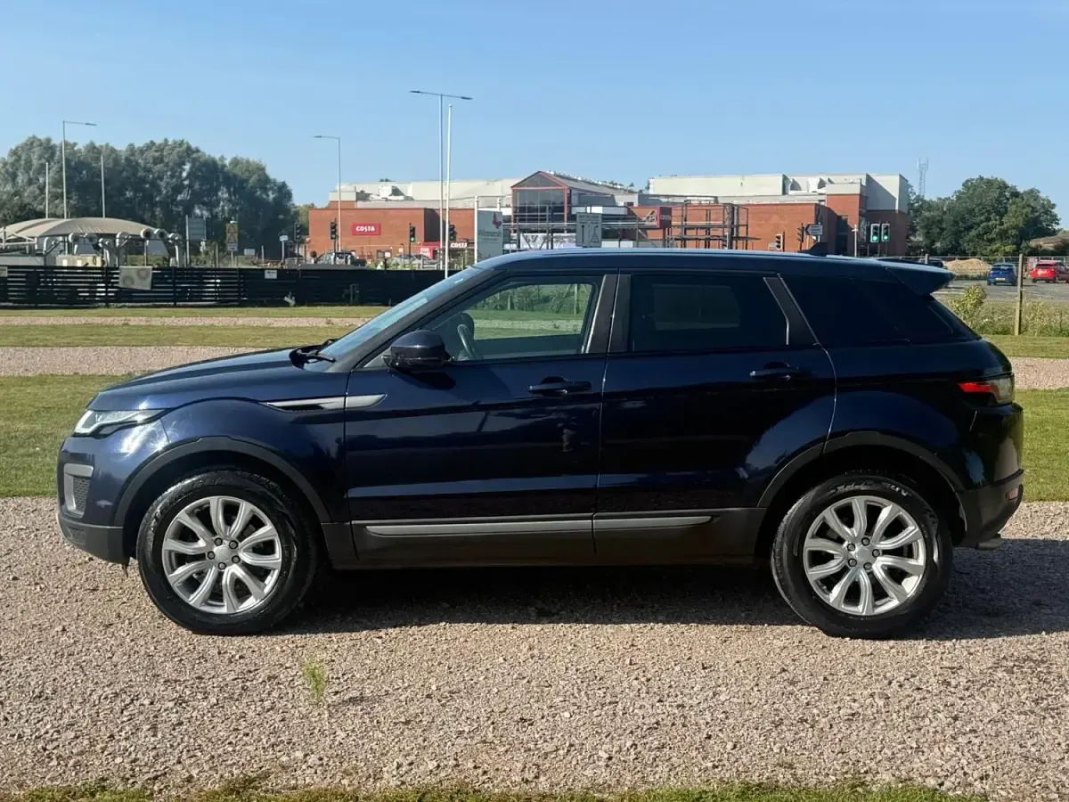 Używany Land Rover Range Rover evoque SE 150 KM (110 kW) 2015 Niebieski SUV