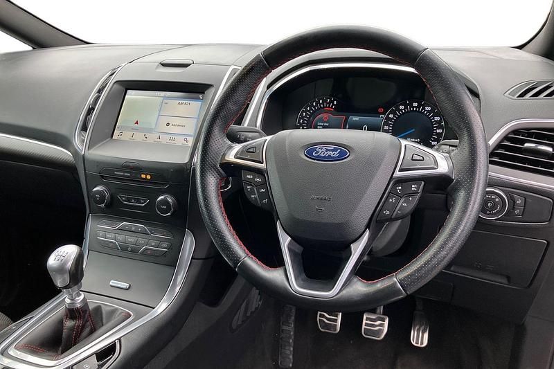 Usado Ford S-MAX ST-Line 165 HP (121 kW) 2019 Preto Monovolume