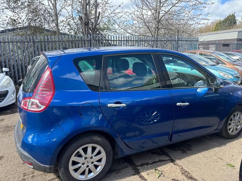 Used Renault Scénic III Privilege 106 HP (77 kW) 2010 Blue MPV