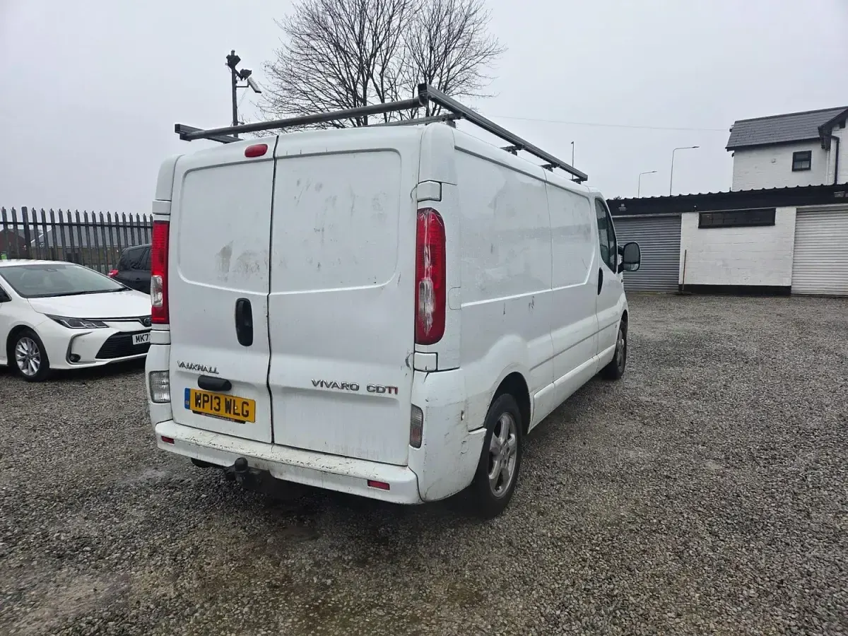 Gebraucht Vauxhall Vivaro Sportive 115 PS (84 kW) 2013 Weiß Van / Kleinbus