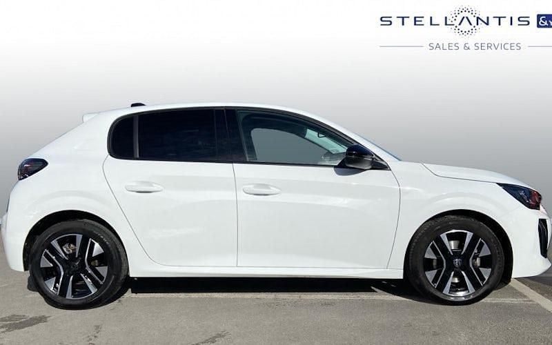 Used Peugeot 208 Allure 101 HP (74 kW) 2025 Hatchback