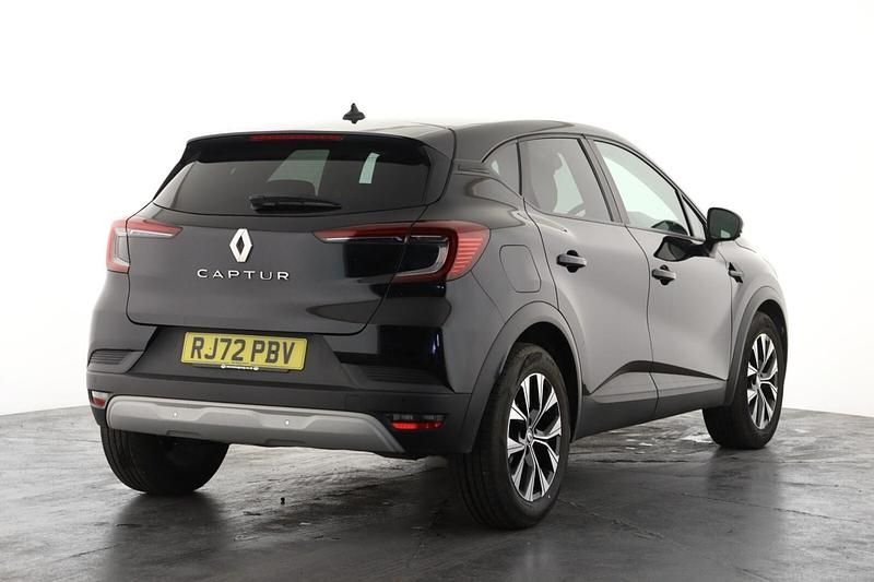 Begagnad Renault Captur Evolution 140 HK (102 kW) 2022 Svart SUV