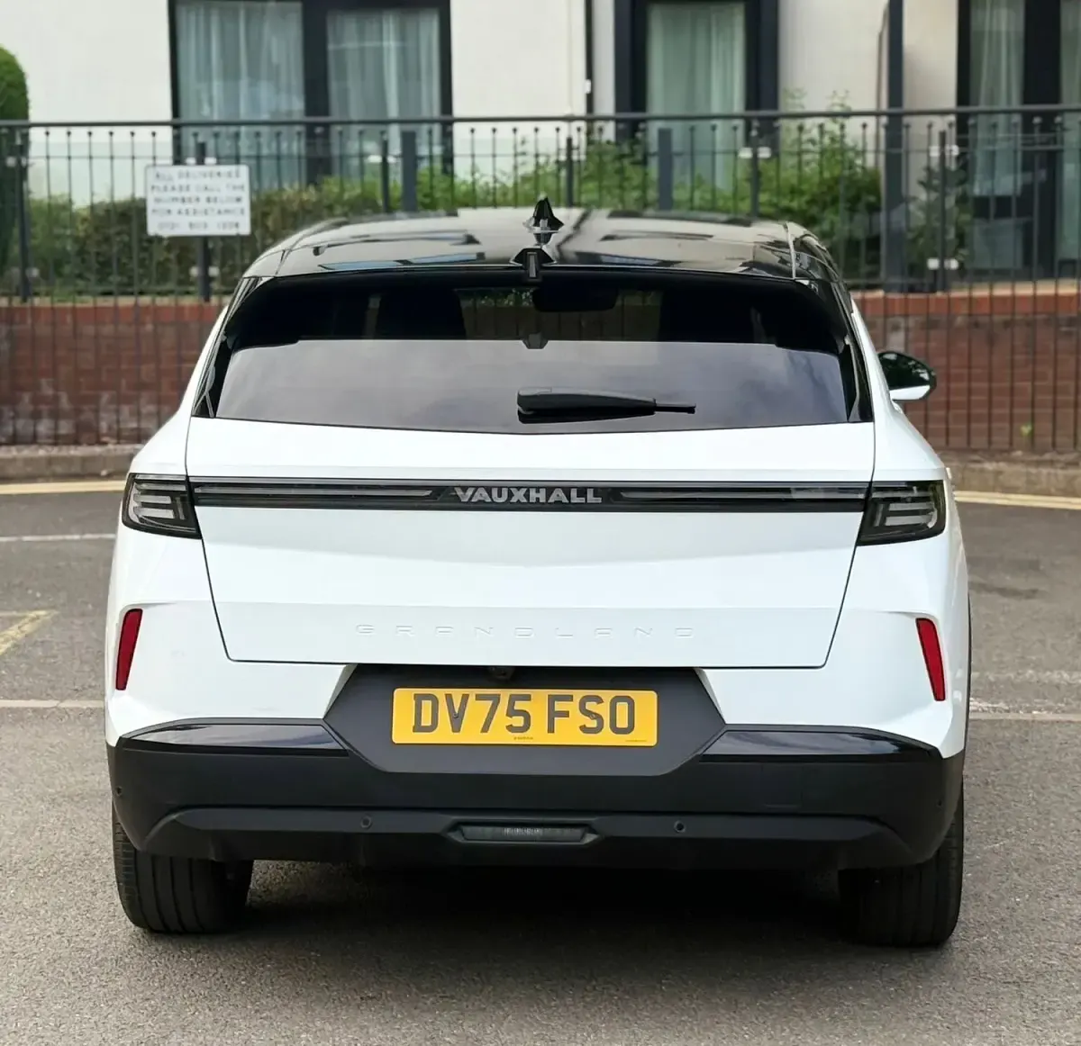 Used Vauxhall Grandland X Ultimate 136 HP (100 kW) 2025 White SUV