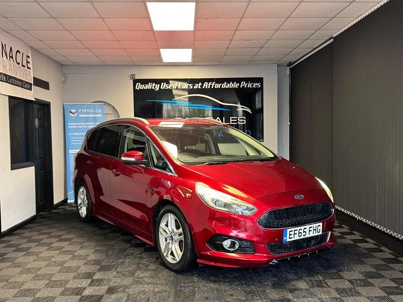 Used Ford S-MAX Sport 180 HP (132 kW) 2015 Red MPV