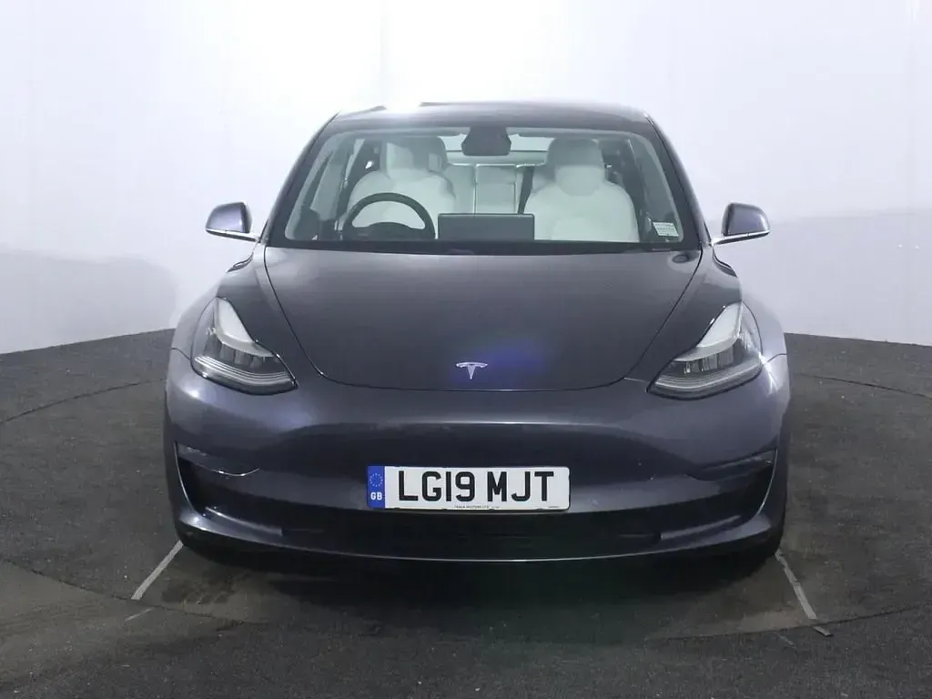Usado Tesla Model 3 Performance 461 kW (627 HP) 2019 Cinzento Sedan