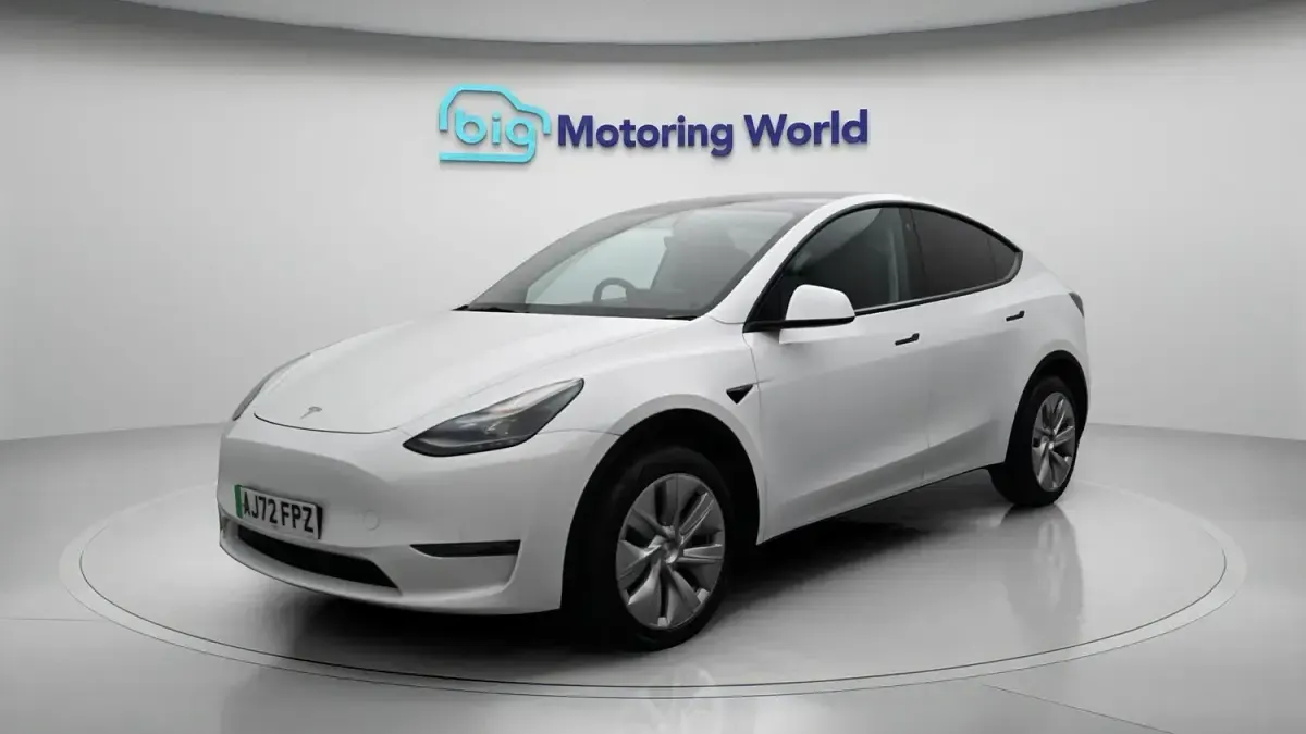 Used Tesla Model Y Long Range AWD 378 kW (514 HP) 2022 White SUV