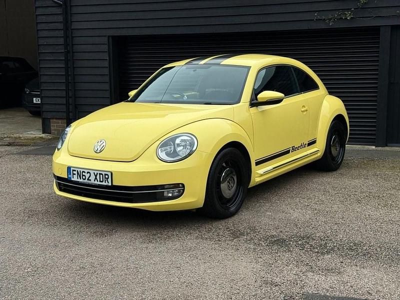 Used VW Beetle Design 105 HP (77 kW) 2012 Yellow Hatchback