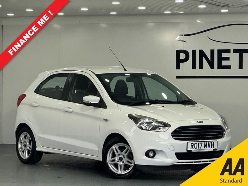 Used Ford Ka Plus Zetec 70 HP (51 kW) 2017 White Hatchback