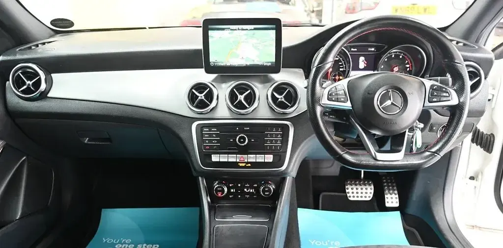 Used Mercedes GLA180 AMG line 122 HP (89 kW) 2019 White SUV