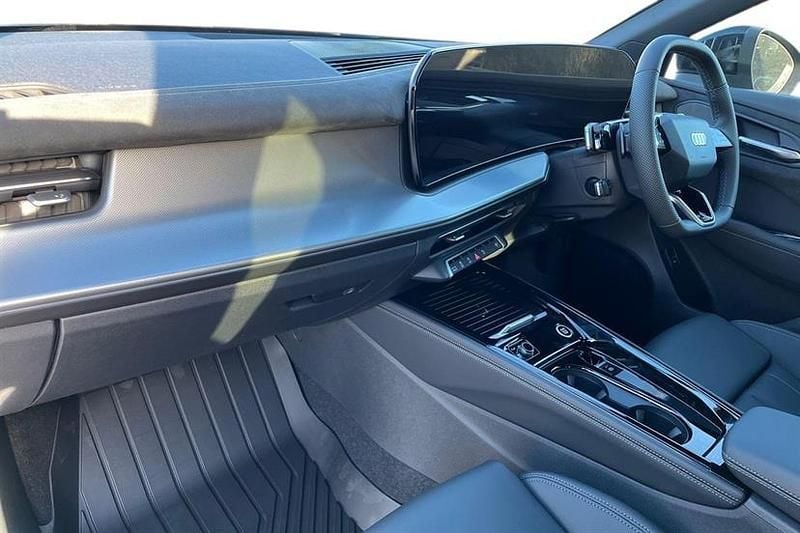 Used Audi Q3 Comfort 150 HP (110 kW) 2025 Daytona grey SUV