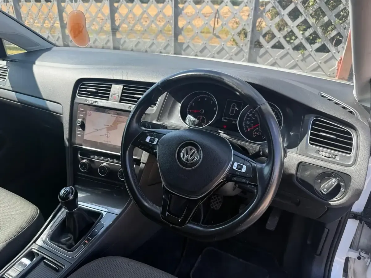 Used VW Golf VII SE 2019 White Hatchback