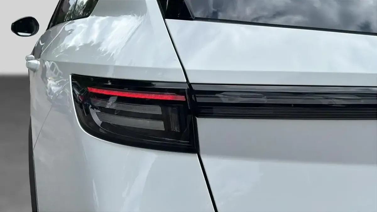 Used Vauxhall Grandland X Ultimate 143 HP (105 kW) 2025 White SUV