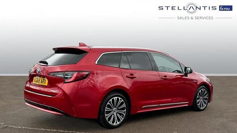 Used Toyota Corolla 120 HP (88 kW) 2019 Blue Estate